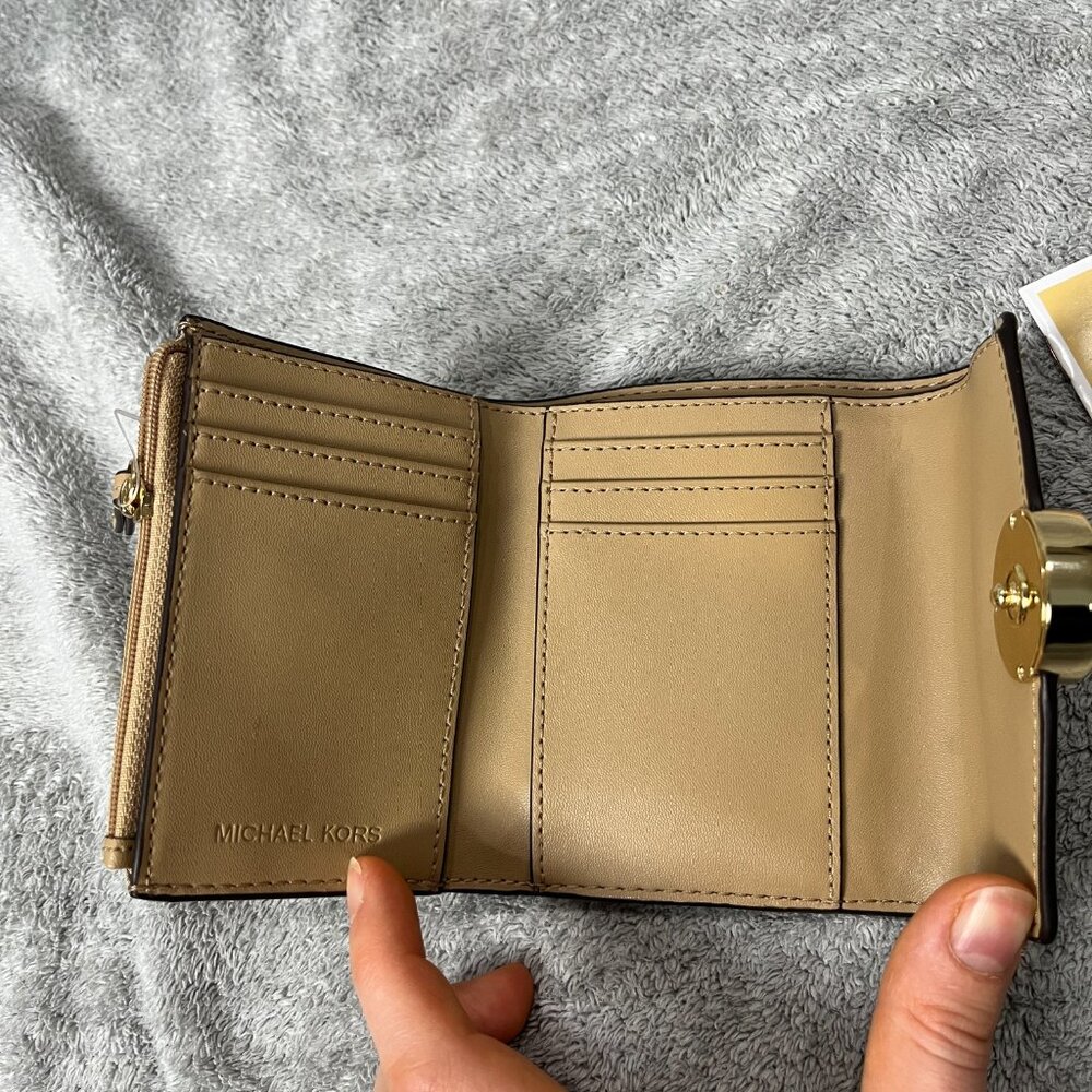 NWT Michael Kors Women's Wallet Carmen Medium Flap Bifold real haircalf - Picture 2 of 6
